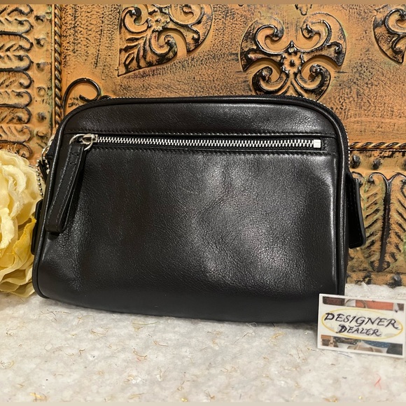 Authentic COACH Black Leather Cosmetic Case 8658 EUC! - Picture 1 of 9